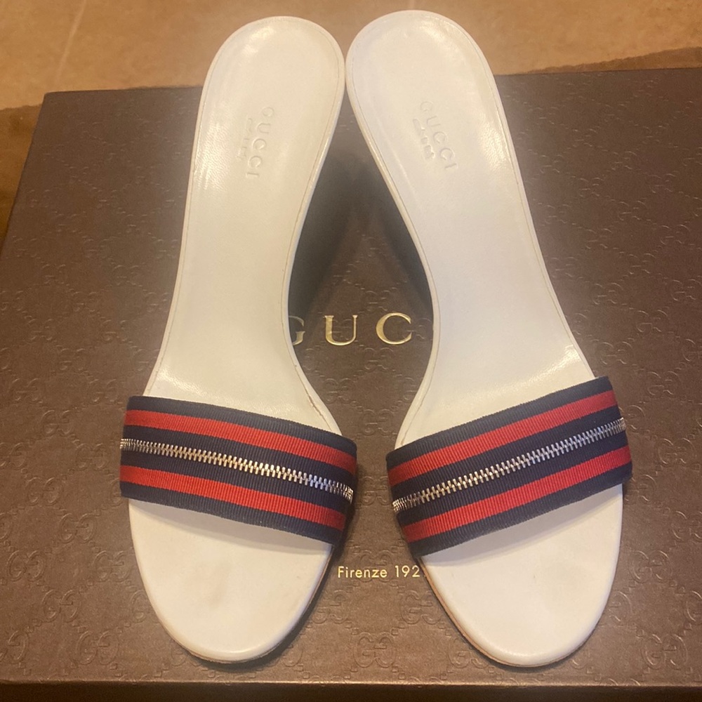 GUCCI,9 1/2 red and blue